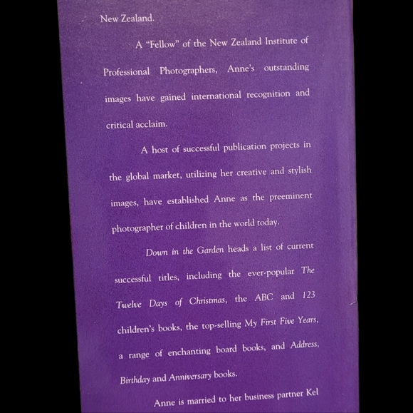 Anne Geddes "Down in the Garden" Big Coffee Table Book - Picture 2 of 16